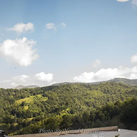 Alethea Lux Apartments, Milmari דירה קופאוניק