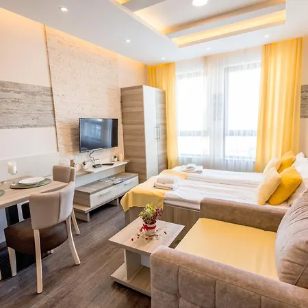 דירה Alethea Lux Apartments, Milmari קופאוניק
