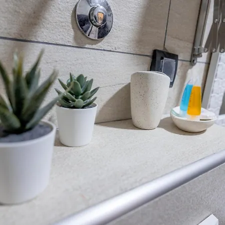 דירה Alethea Lux Apartments, Milmari *