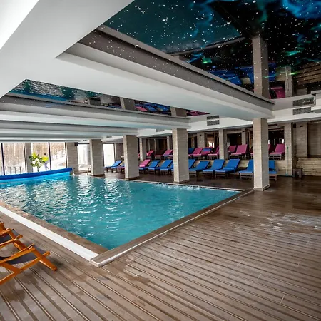 דירה Alethea Lux Apartments, Milmari קופאוניק