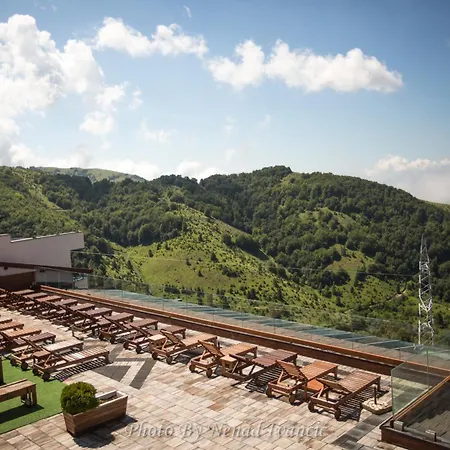 Alethea Lux Apartments, Milmari